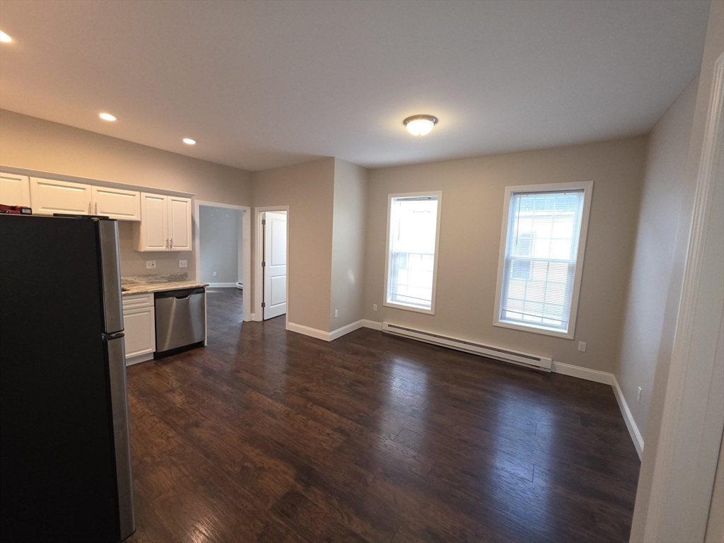 3 bed, 1 bath apartment for rent at 25 Brown Ave Unit 25, Holyoke — photo 2 of 20