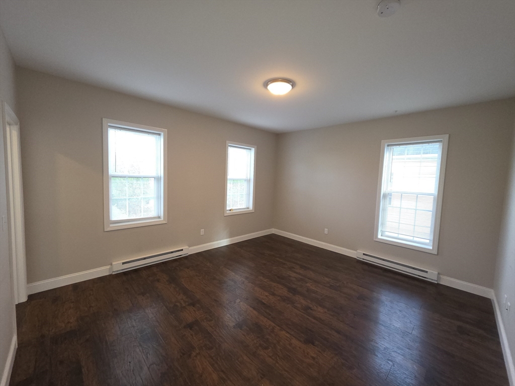 3 bed, 1 bath apartment for rent at 25 Brown Ave Unit 25, Holyoke — photo 16 of 20