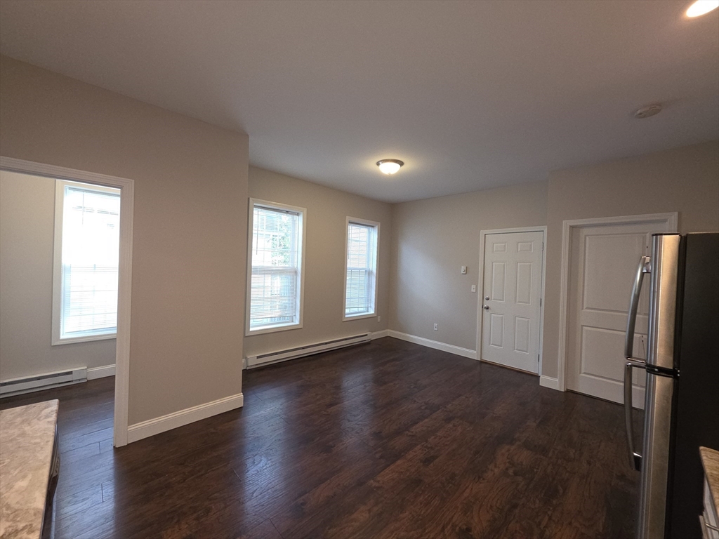 3 bed, 1 bath apartment for rent at 25 Brown Ave Unit 25, Holyoke — photo 6 of 20