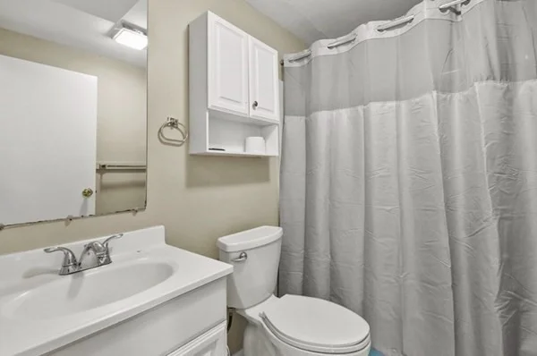 4 bed, 2 bath apartment for rent at 25 Carver St Unit 1, Worcester — photo 14 of 15