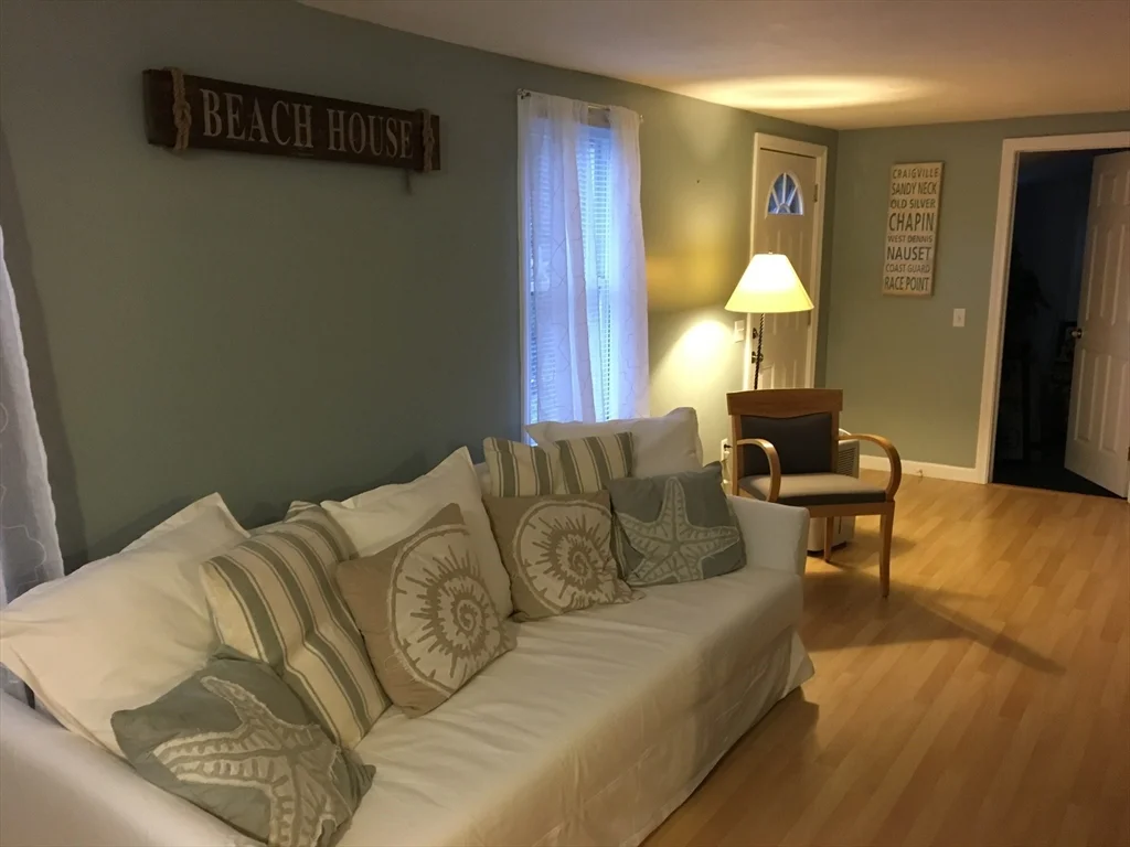 2 bed, 1 bath apartment for rent at 25 Centerville Ave, Barnstable — photo 3 of 8