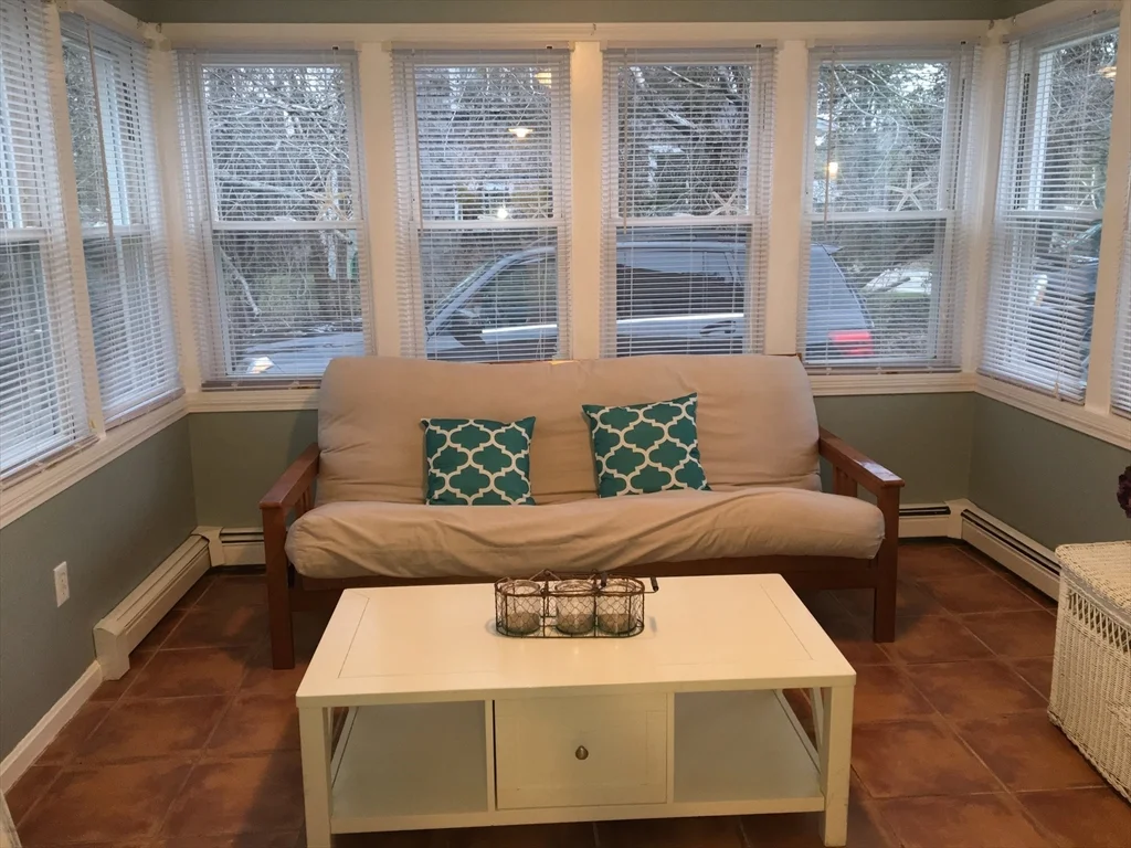 2 bed, 1 bath apartment for rent at 25 Centerville Ave, Barnstable — photo 5 of 8