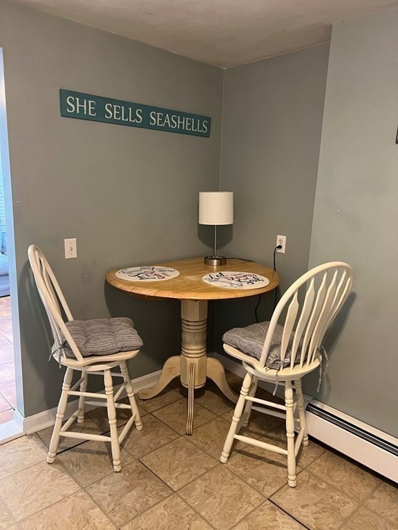2 bed, 1 bath apartment for rent at 25 Centerville Ave, Centerville — photo 4 of 7