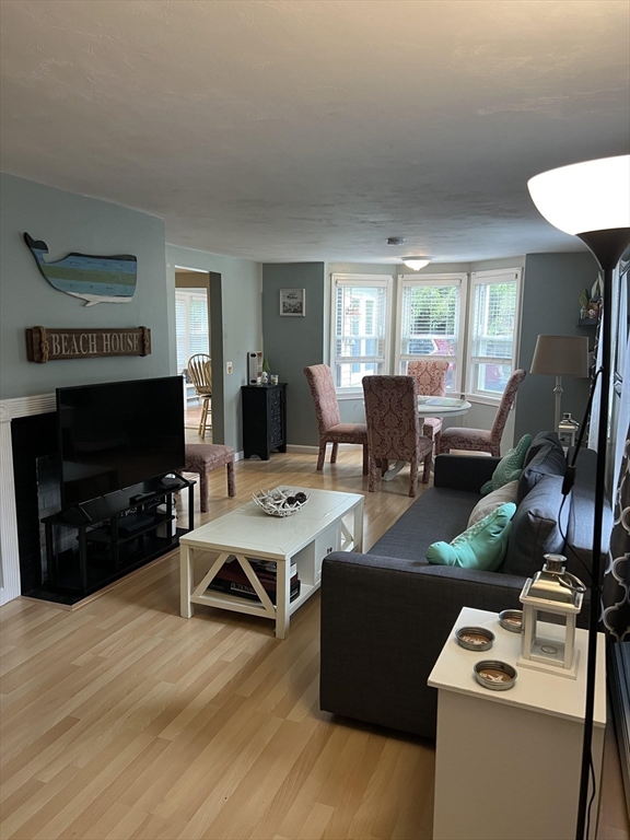 2 bed, 1 bath apartment for rent at 25 Centerville Ave, Centerville — photo 1 of 7