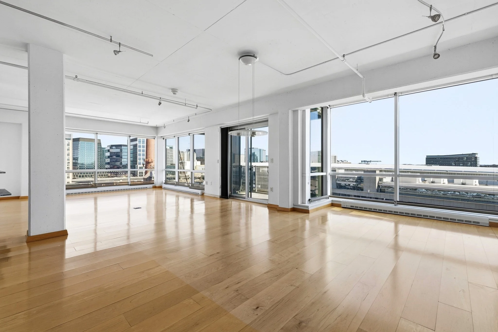 3 bed, 2 bath apartment for rent at 25 Channel Center Unit 1102, South Boston — photo 4 of 16