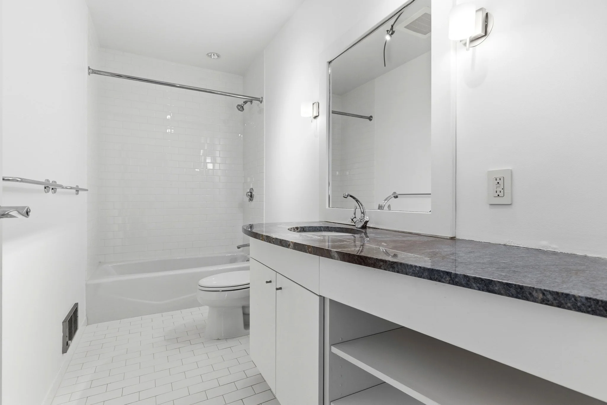 3 bed, 2 bath apartment for rent at 25 Channel Center Unit 1102, South Boston — photo 11 of 16