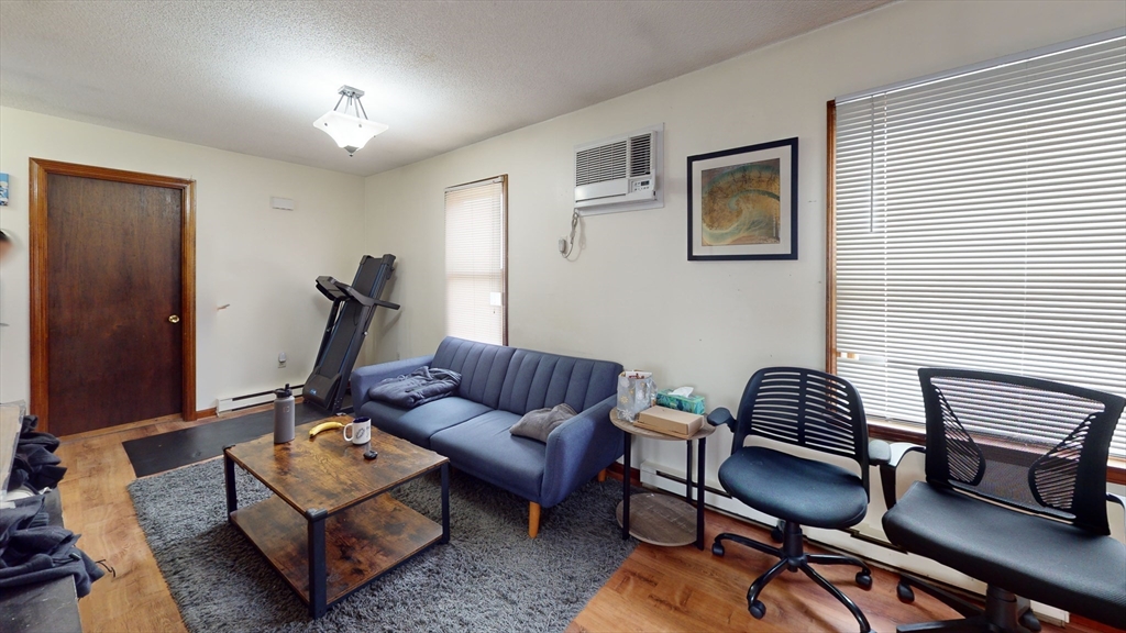 3 bed, 1 bath apartment for rent at 25 Chelsea St Unit 2, East Boston — photo 3 of 11