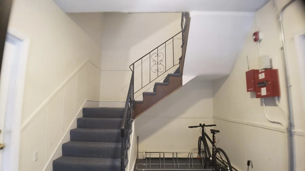 4 bed, 1 bath apartment for rent at 25 Chester Unit 3, Brighton — photo 13 of 14