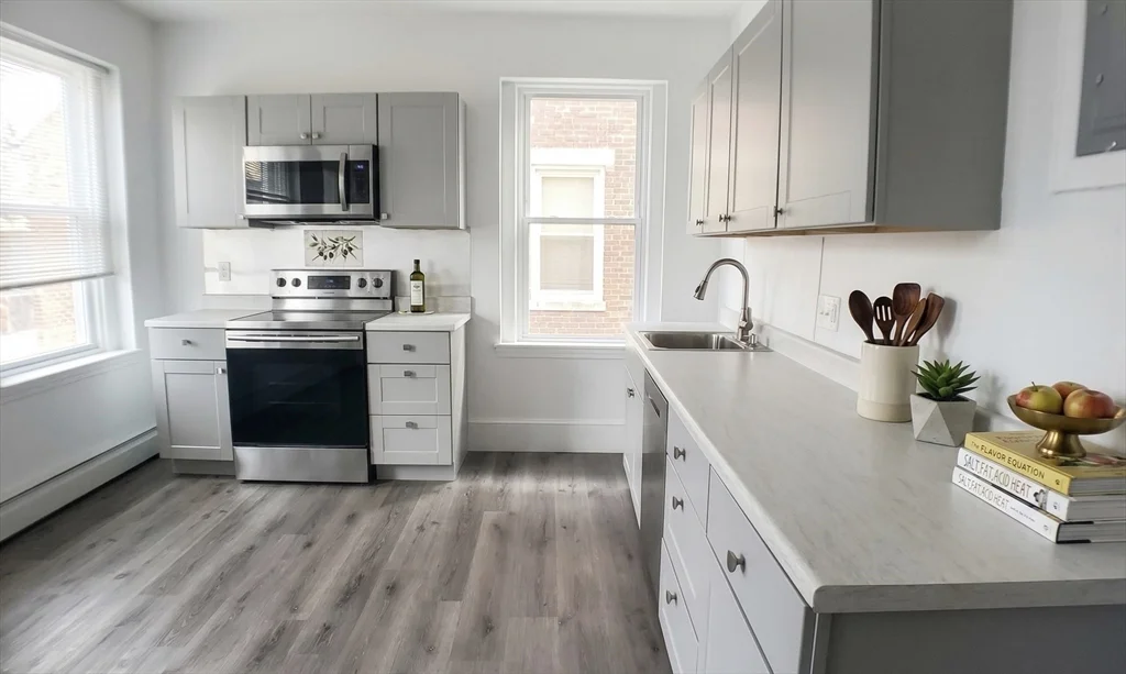 4 bed, 1 bath apartment for rent at 25 Chester Unit 3, Brighton — photo 2 of 14