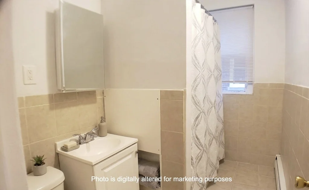 4 bed, 1 bath apartment for rent at 25 Chester Unit 3, Brighton — photo 8 of 14