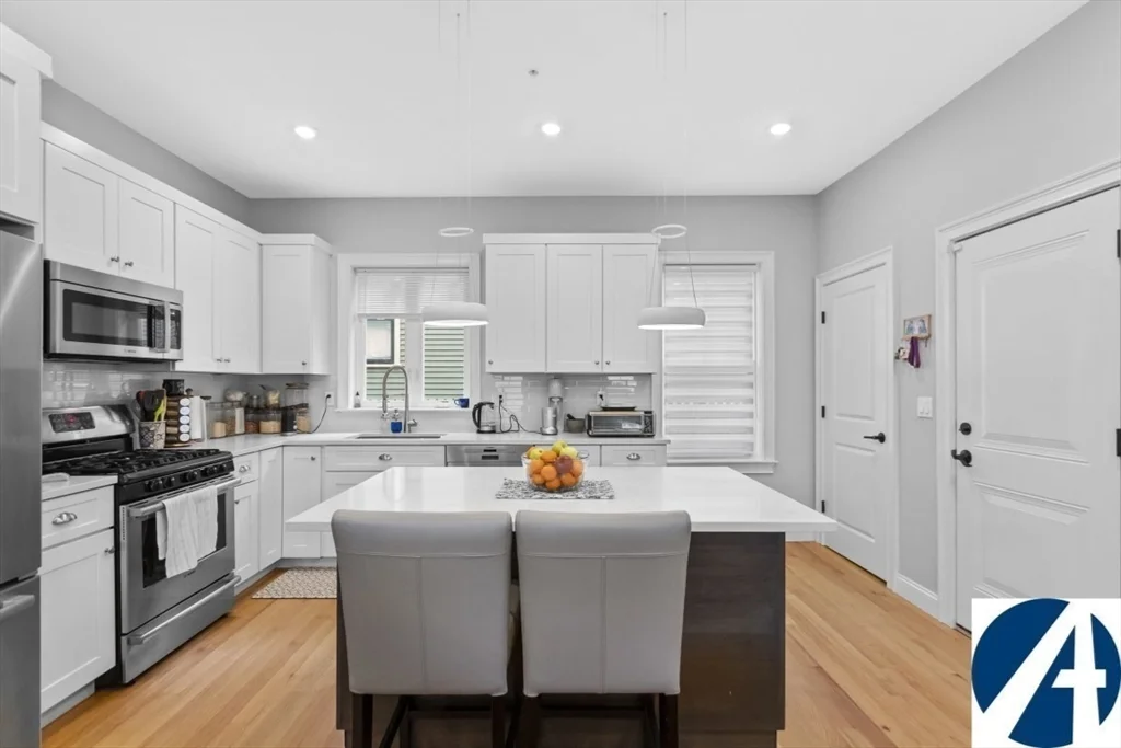 3 bed, 2 bath apartment for rent at 25 Chilcott St Unit 1, Jamaica Plain