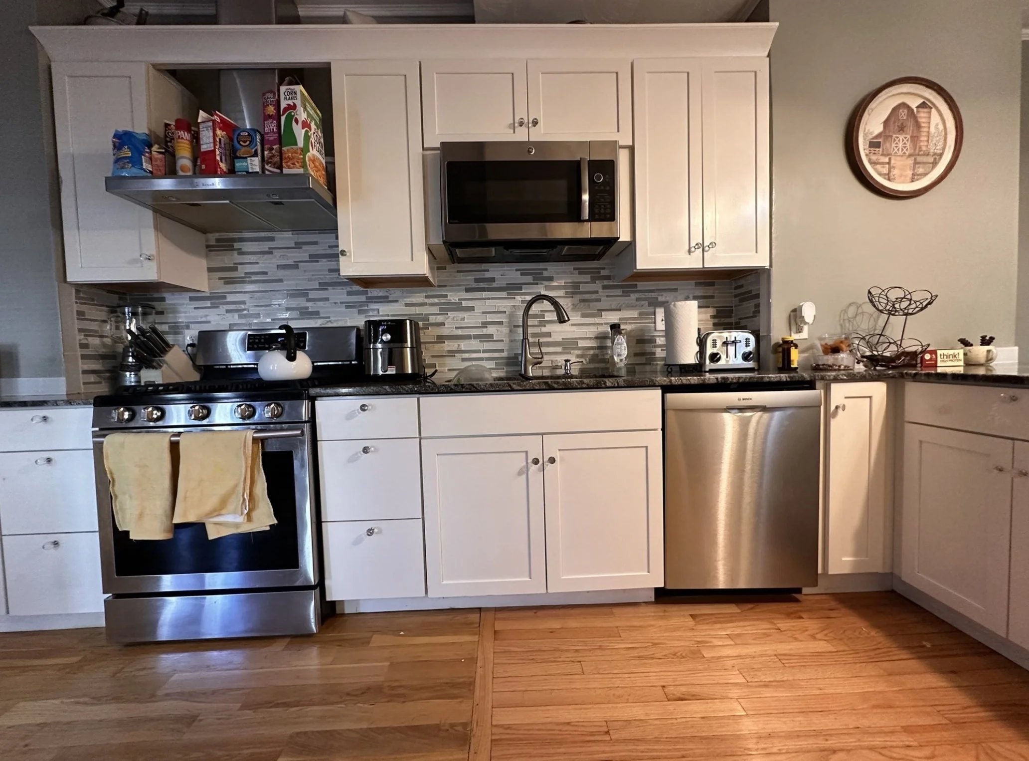 3 bed, 2 bath apartment for rent at 25 Clarence St Unit 1, Roxbury — photo 2 of 8