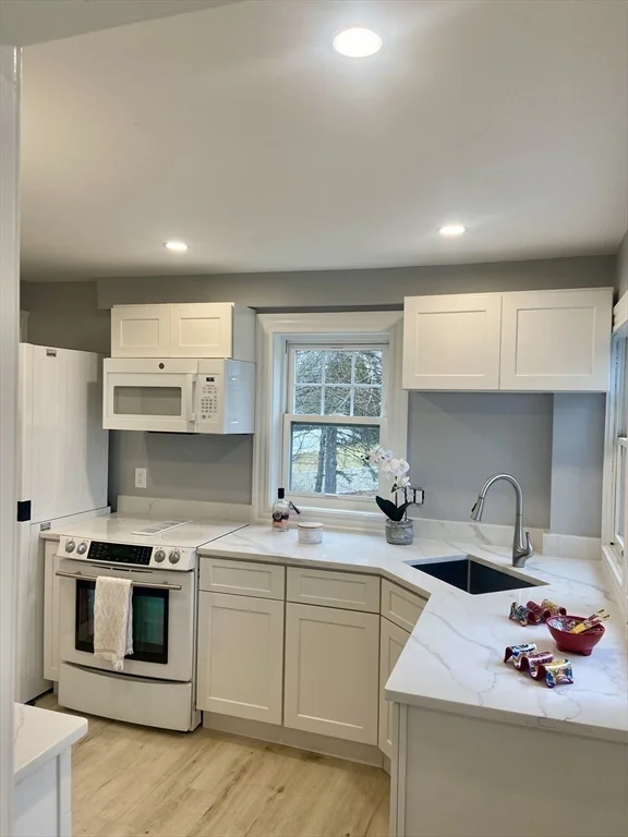 3 bed, 1 bath apartment for rent at 25 Clark Unit 1, Arlington — photo 2 of 11