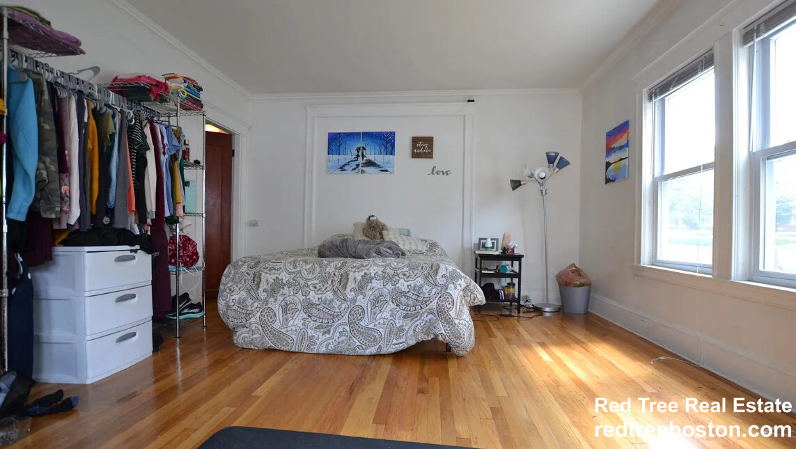 4 bed, 1.5 bath apartment for rent at 25 Colborne Rd Unit 1, Brighton — photo 8 of 35