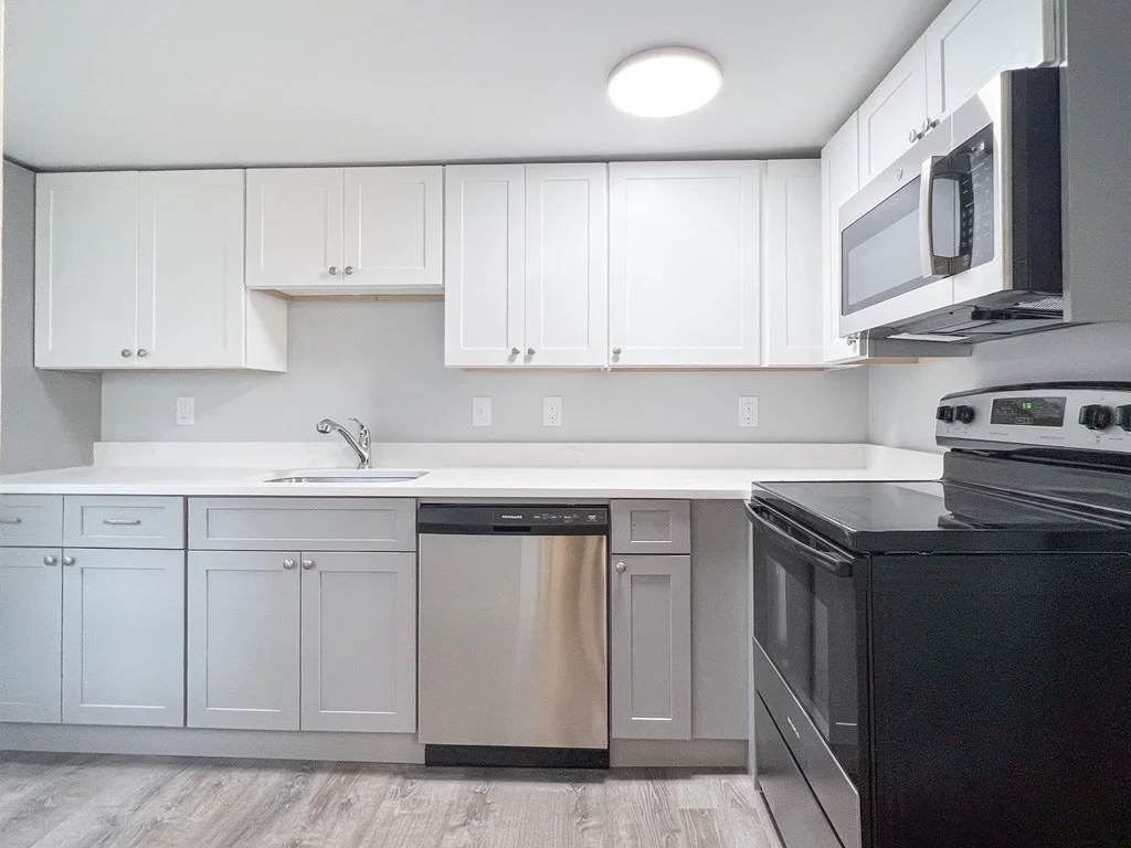 2 bed, 1 bath apartment for rent at 25 Common St Unit 1, Weymouth — photo 3 of 12