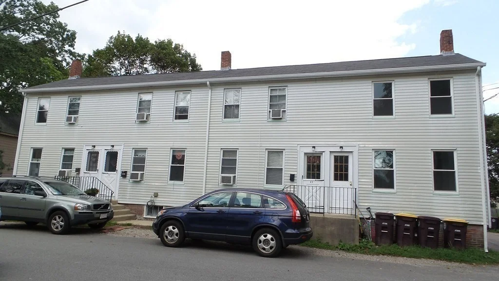 2 bed, 1 bath apartment for rent at 25 Common St Unit 1, Weymouth