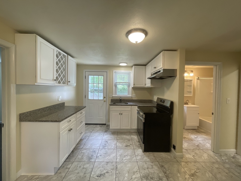 2 bed, 1 bath apartment for rent at 25 Conant St Unit 1, Bridgewater — photo 7 of 18