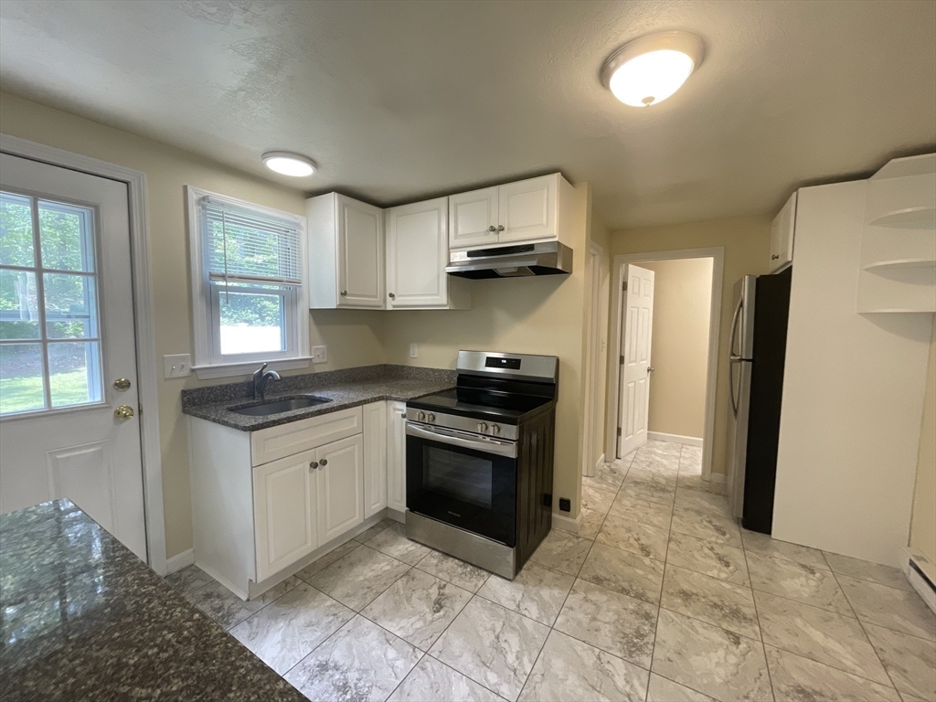 2 bed, 1 bath apartment for rent at 25 Conant St Unit 1, Bridgewater — photo 6 of 18