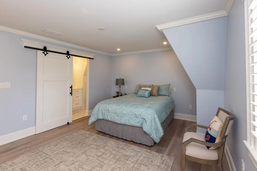 4 bed, 4+ bath apartment for rent at 25 Cushing Ave, Crow Point — photo 22 of 32