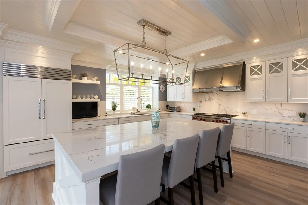 4 bed, 4+ bath apartment for rent at 25 Cushing Ave, Crow Point — photo 8 of 32
