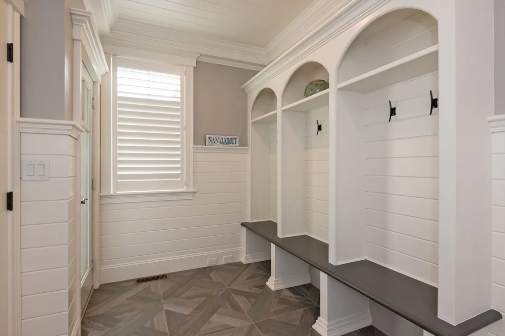 4 bed, 4+ bath apartment for rent at 25 Cushing Ave, Crow Point — photo 13 of 32
