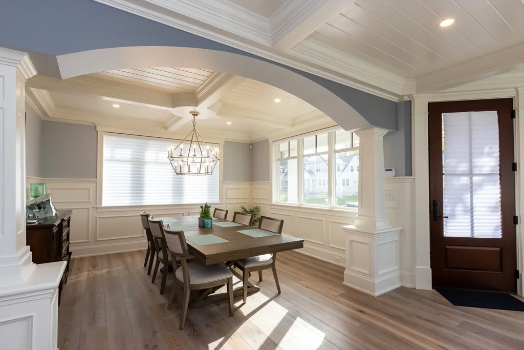 4 bed, 4+ bath apartment for rent at 25 Cushing Ave, Crow Point — photo 3 of 32