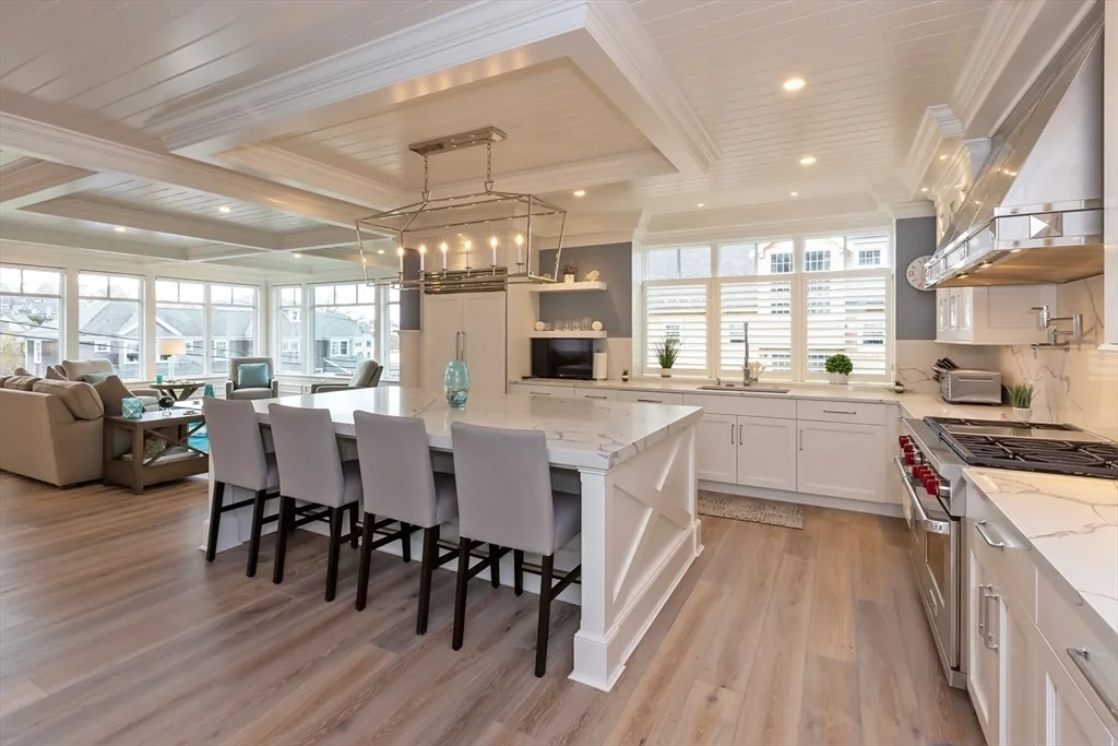 4 bed, 4+ bath apartment for rent at 25 Cushing Ave, Crow Point — photo 10 of 32