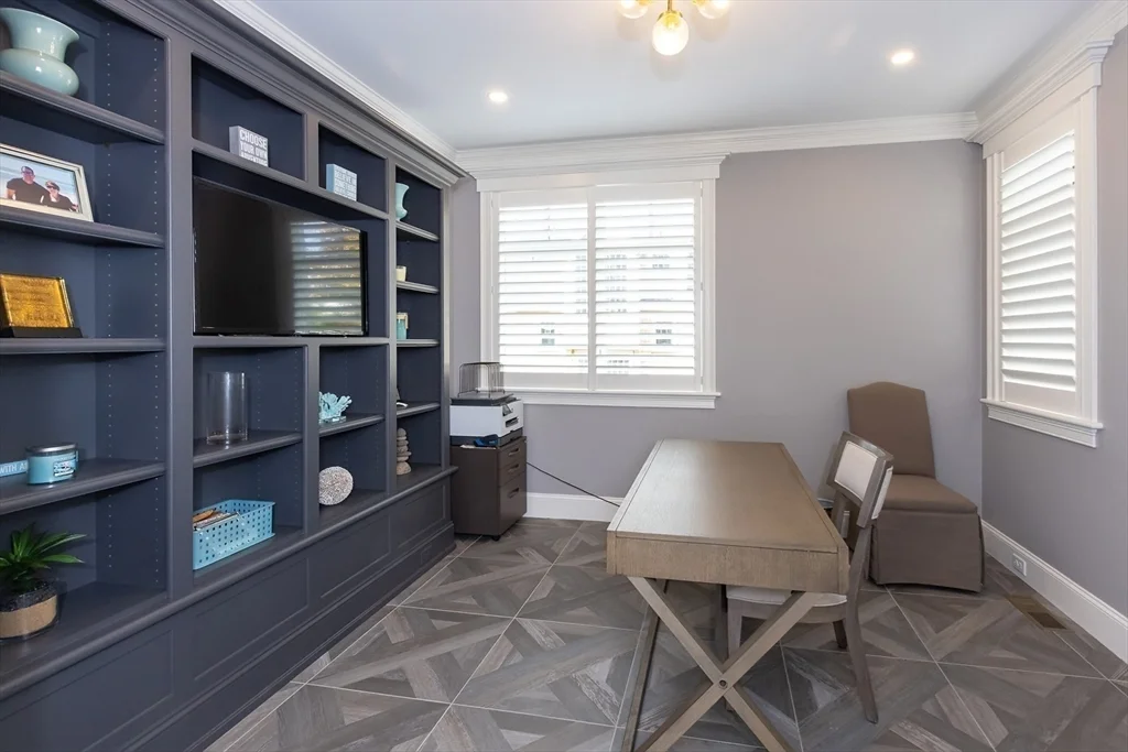 4 bed, 4+ bath apartment for rent at 25 Cushing Ave, Crow Point — photo 12 of 32