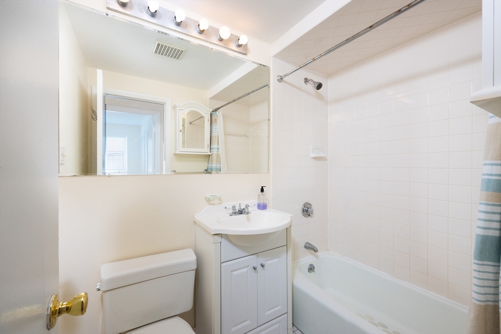 2 bed, 1 bath apartment for rent at 25 Custer Unit 106, Jamaica Plain — photo 7 of 7