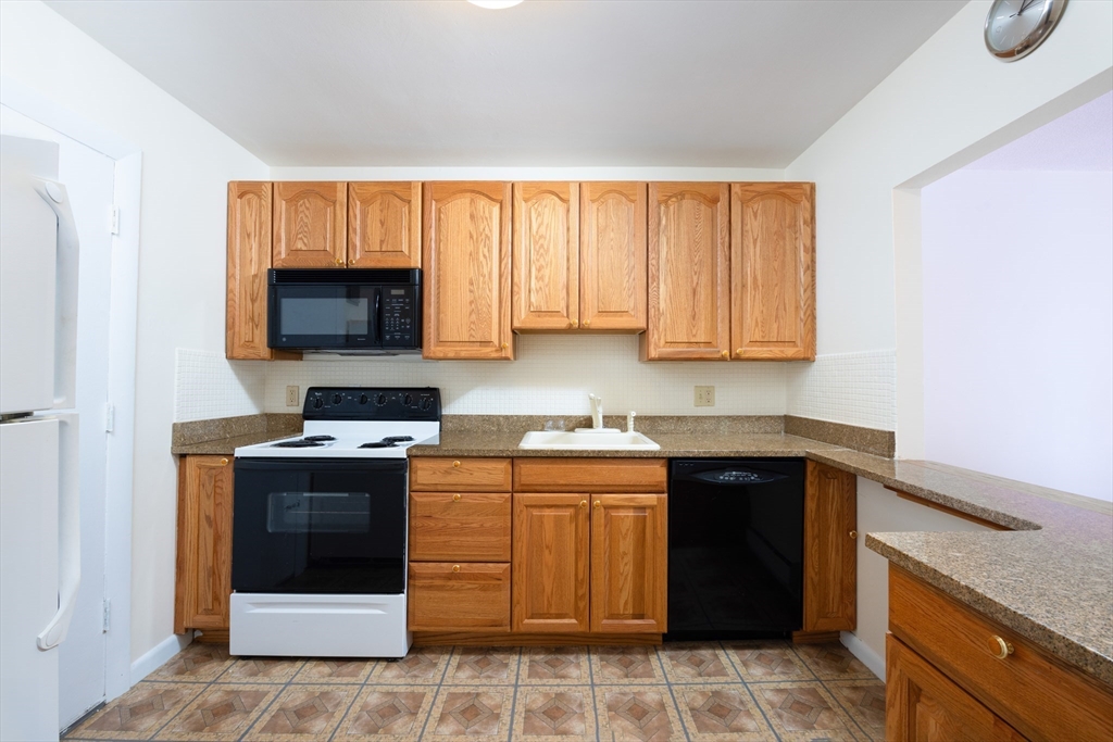 2 bed, 1 bath apartment for rent at 25 Custer Unit 106, Jamaica Plain — photo 4 of 7