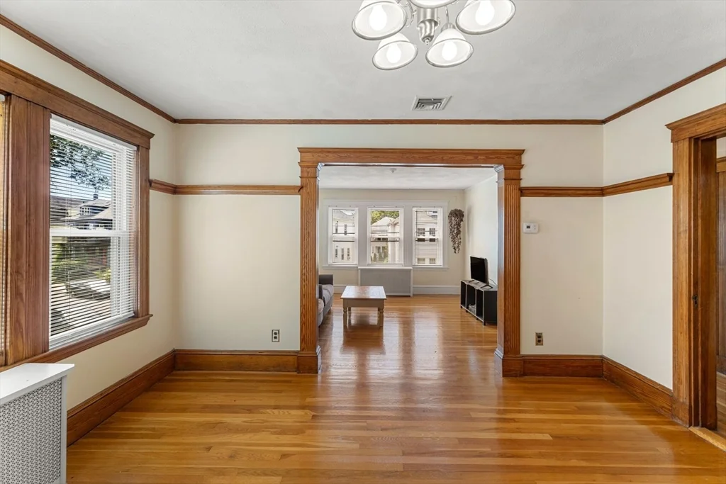 2 bed, 1 bath apartment for rent at 25 Dartmouth St Unit 2, East Watertown — photo 5 of 17