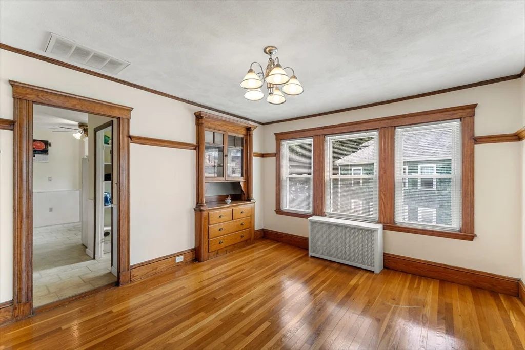2 bed, 1 bath apartment for rent at 25 Dartmouth St Unit 2, East Watertown — photo 4 of 17