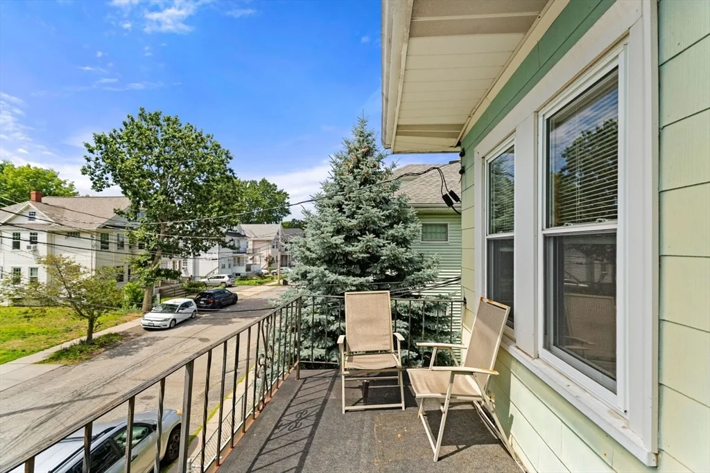 2 bed, 1 bath apartment for rent at 25 Dartmouth St Unit 2, East Watertown — photo 15 of 17