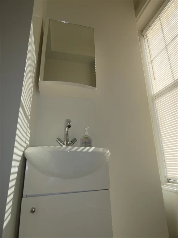 6 bed, 3 bath apartment for rent at 25 Davis Ave Unit 2, Brookline Village — photo 21 of 30