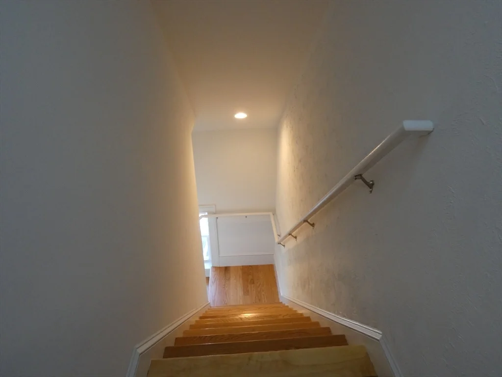 6 bed, 3 bath apartment for rent at 25 Davis Ave Unit 2, Brookline Village — photo 15 of 30