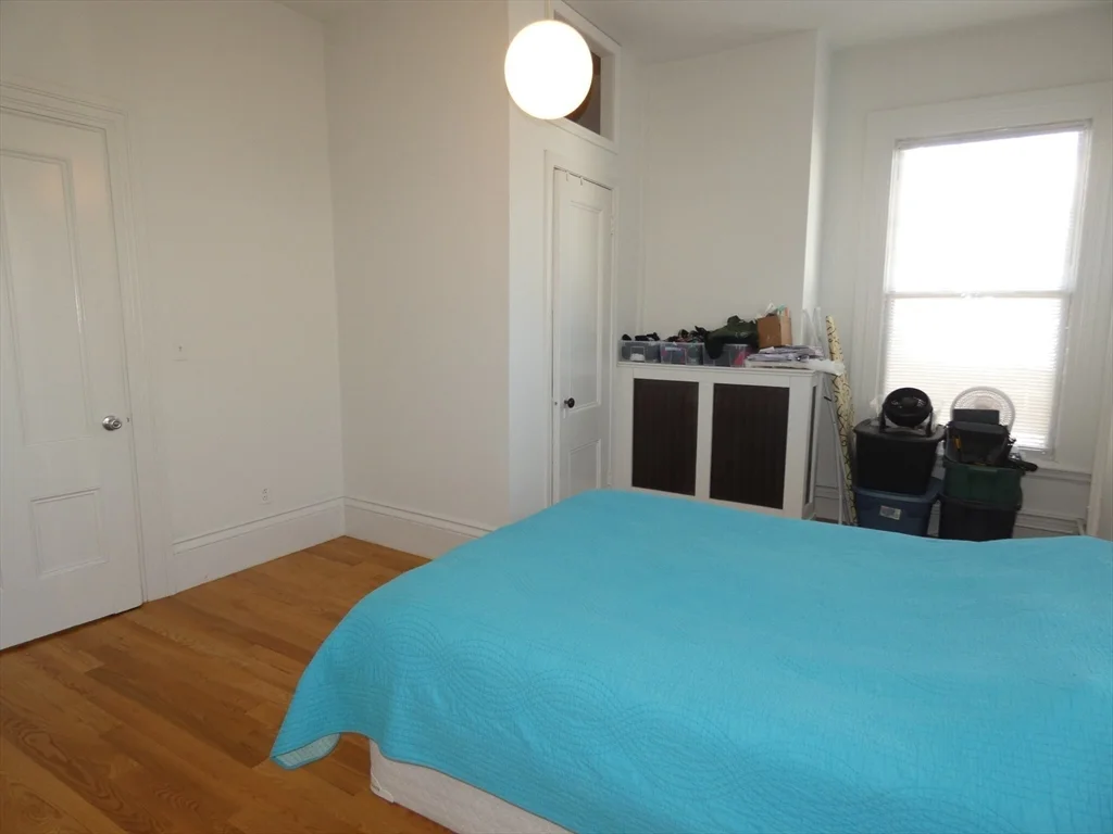 6 bed, 3 bath apartment for rent at 25 Davis Ave Unit 2, Brookline Village — photo 12 of 30