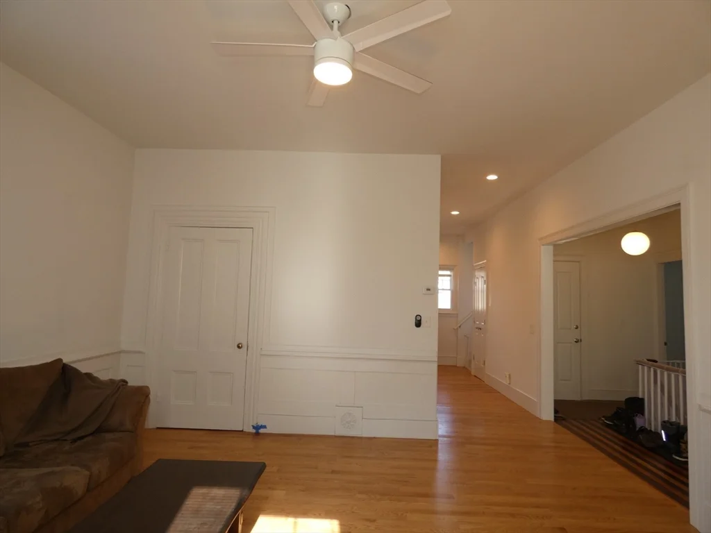 6 bed, 3 bath apartment for rent at 25 Davis Ave Unit 2, Brookline Village — photo 7 of 30
