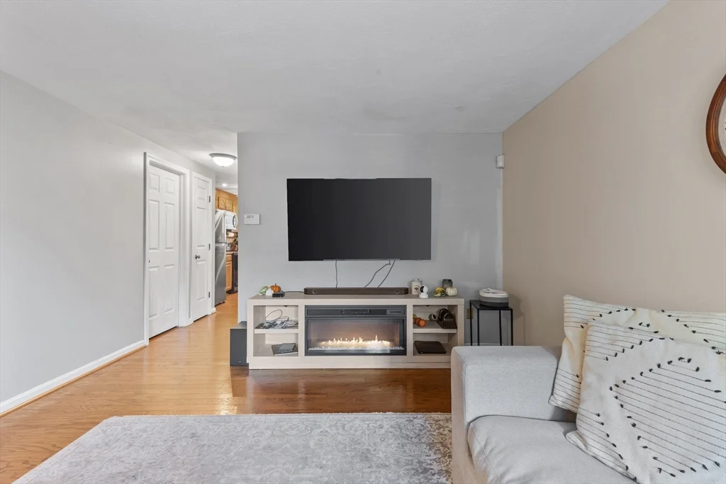 2 bed, 1 bath apartment for rent at 25 Eagan Pl Unit 25, Peabody — photo 9 of 23