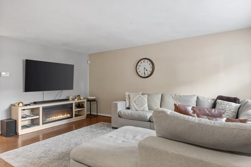 2 bed, 1 bath apartment for rent at 25 Eagan Pl Unit 25, Peabody — photo 6 of 23