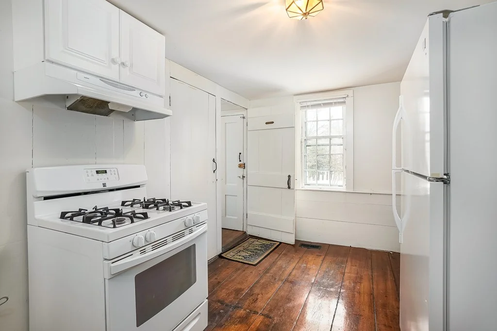 2 bed, 1 bath apartment for rent at 25 Elm St Unit 0, Groton — photo 6 of 23