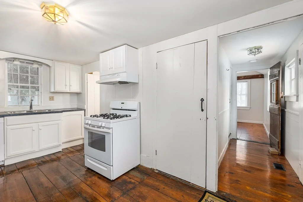 2 bed, 1 bath apartment for rent at 25 Elm St Unit 0, Groton — photo 4 of 23
