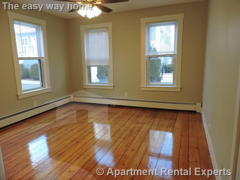 2 bed, 1 bath apartment for rent at 25 Elmer St Unit 1, Riverside — photo 5 of 12