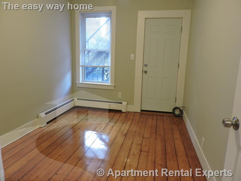 2 bed, 1 bath apartment for rent at 25 Elmer St Unit 1, Riverside — photo 9 of 12