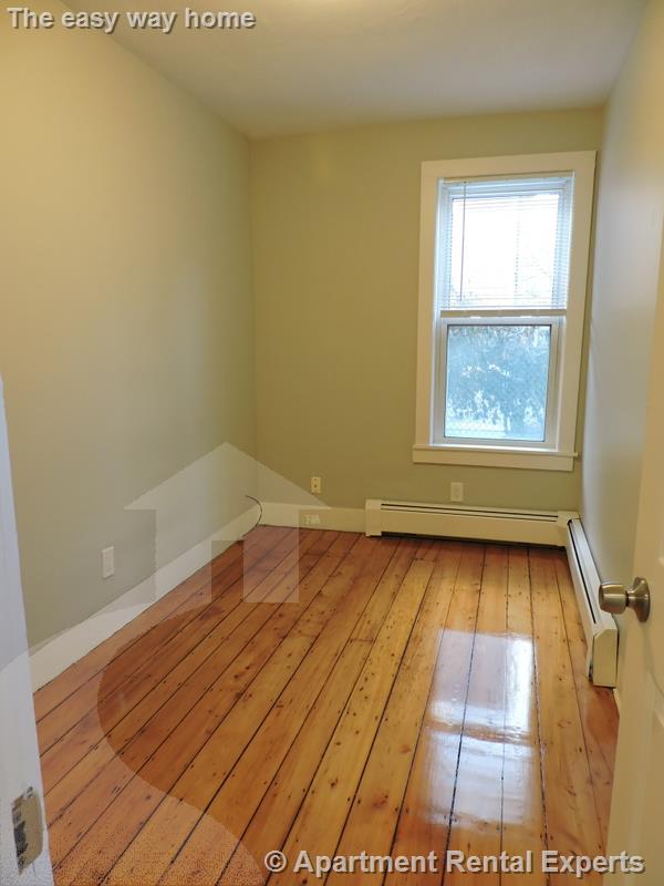 2 bed, 1 bath apartment for rent at 25 Elmer St Unit 1, Riverside — photo 11 of 12