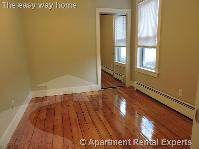 2 bed, 1 bath apartment for rent at 25 Elmer St Unit 1, Riverside — photo 8 of 12