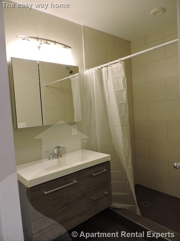 2 bed, 1 bath apartment for rent at 25 Elmer St Unit 1, Riverside — photo 4 of 12