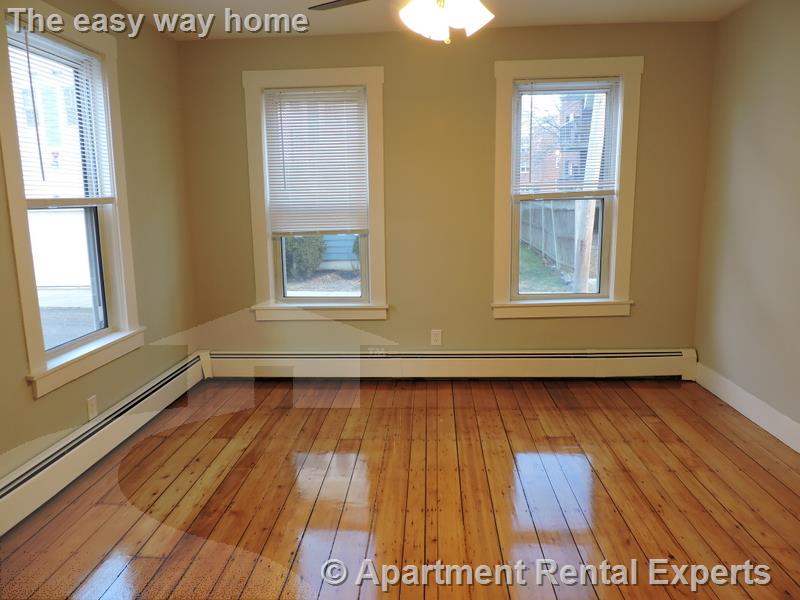2 bed, 1 bath apartment for rent at 25 Elmer St Unit 1, Riverside — photo 7 of 12