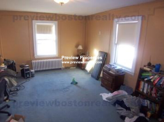 5 bed, 2 bath apartment for rent at 25 Embassy Unit N/A, Brighton — photo 2 of 8