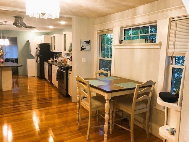 2 bed, 1 bath apartment for rent at 25 Emerald St Unit 2, Medford — photo 4 of 23