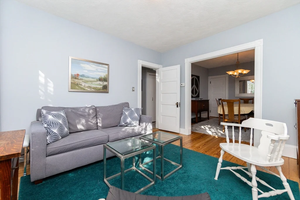 2 bed, 1 bath apartment for rent at 25 Eustis St Unit 1, Baldwin — photo 3 of 14